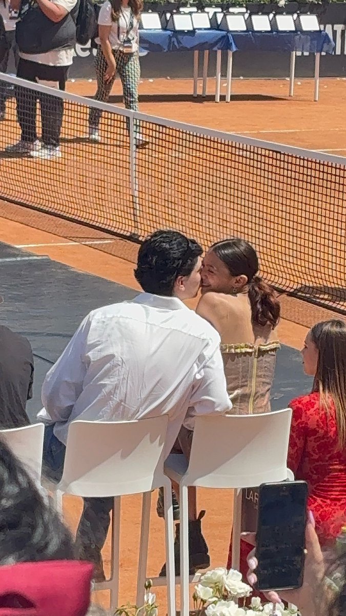 giuliaaast's tweet image. "IO NON HO VOLUTO INTERFERIRE, ERA IL SUO MOMENTO, NON IL NOSTRO"

IO MO STRAPPO I CAPELLI 
#amici24