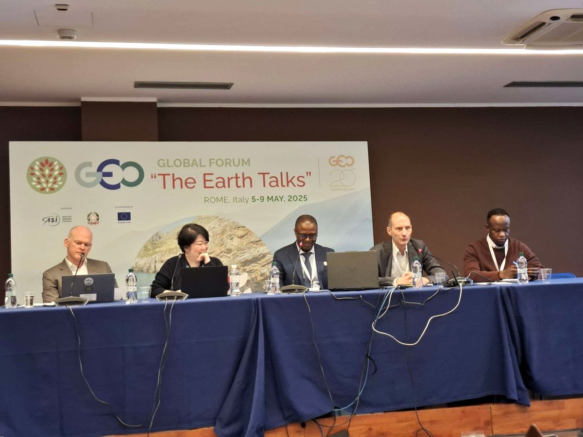 EuroGEO_eu's tweet photo. 🌍 “A single bracelet does not jingle.”
At the GEO Global Forum 2025 in Rome, EuroGEO joined all Regional GEOs for the first time ever!
🤝 Embracing Combination, Coordination and Cooperation to align with the GEO Post-2025 Strategy and deliver Earth Intelligence globally. #GEO20 https://t.co/lggcrZAj5v