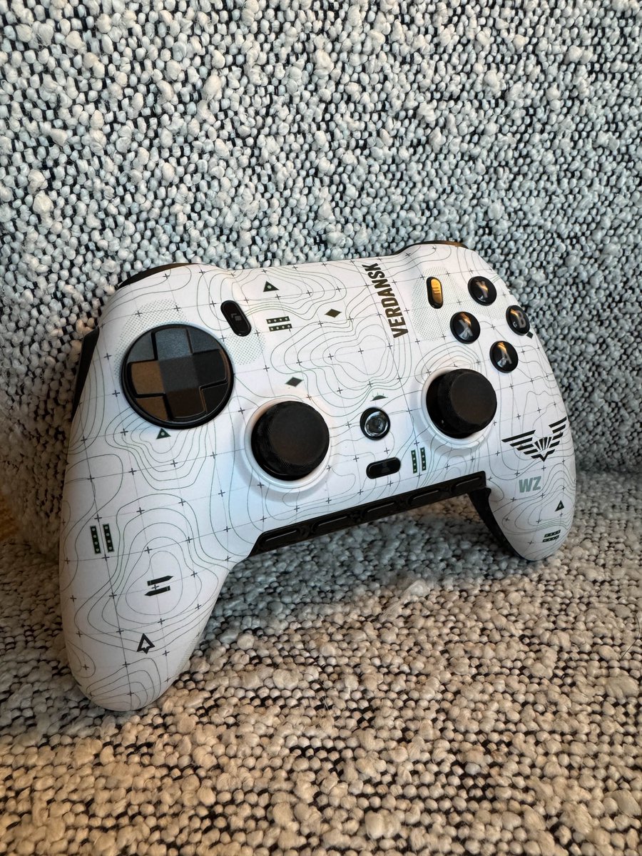 Just got my hands on the new Warzone-themed <a href="/ScufGaming/">SCUF</a> Envision controller 🎮🔥

I’ve been using the Envision since launch — hands down the best controller I’ve ever played with 💯

Want one? Use code CODMunity at checkout for a discount:
👉 scuf.co/codmunity