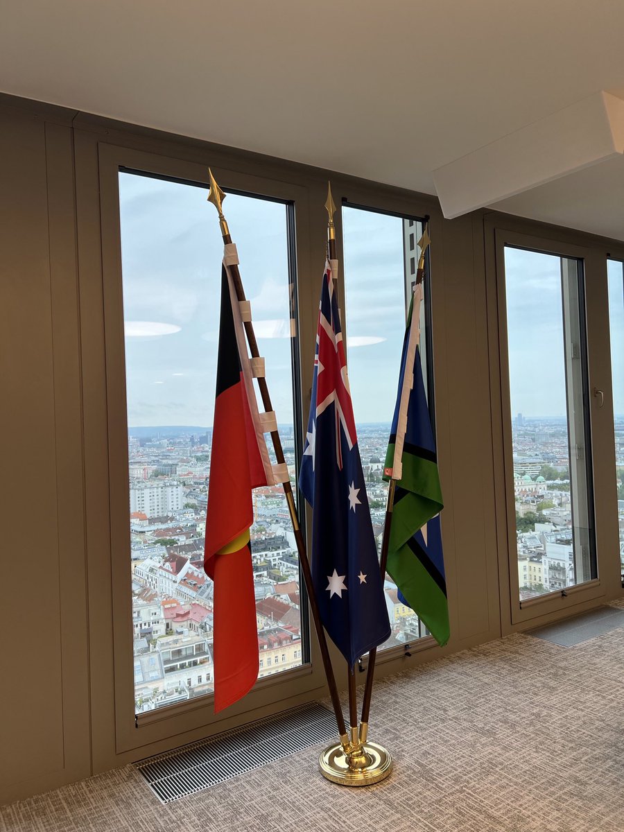 LScarpitta_OSCE's tweet image. Diplomacy is stronger with women at the table 🕊️
This morning, I met with young women diplomats from the Informal Women’s Working-Level Network at @OSCE —building connections & driving change through a gender-inclusive lens.
🙏@AusAmbVIE for bringing us together.