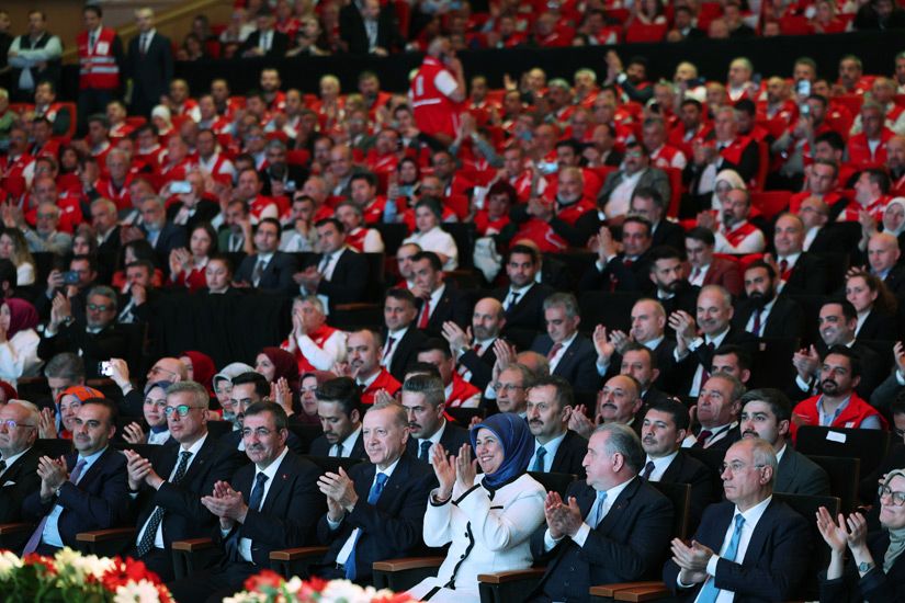 Gücünü iyilikten alan bir milletiz.

Cumhurbaşkanımız Sayın <a href="/RTErdogan/">Recep Tayyip Erdoğan</a>'ın teşrifleriyle gerçekleşen Türk Kızılay Genel Kurulu’nda, Kırmızı Hilal'in peşinde bir araya geldik.

<a href="/FatmaMericYlmaz/">Prof. Dr. Fatma Meriç Yılmaz</a> Başkanımıza ve yönetimine başarılar diliyoruz.

📍Ankara