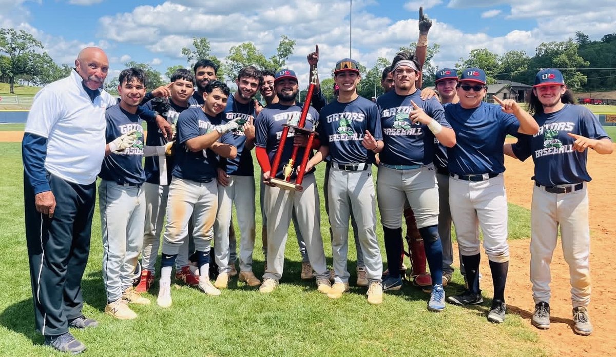 UhdLife's tweet photo. WORLD SERIES BOUND! 🎉 Congrats to UHD Gators, 2025 Division II Champions! Catch them at #NCBADIWS May 16–20! Follow: https://t.co/eKXx9PqmQ3 #GatorPride #UHDGators #RoadToAlton #NCBA #DIIBaseball #StudentLifeUHD #UHD3SL https://t.co/JVxHCGEPf5