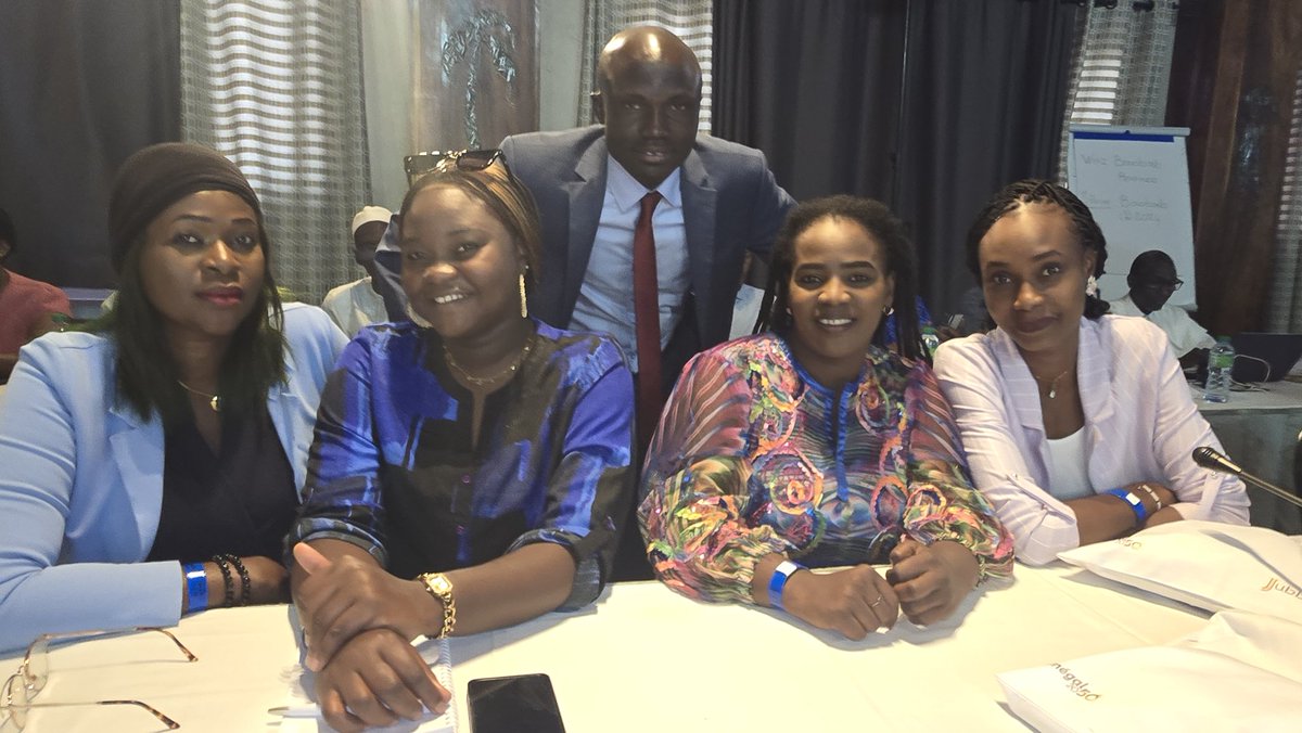 feuzlay's tweet image. L' AJTREPE L'association des journalistes pour la transparence dans les ressources extratives et la préservation de l 'environnemment en conclave avec le ministére de l'énergie,du pétrole et des mines   sur la transparence et la gouvernance des ressources extractives .#Ajtrepe