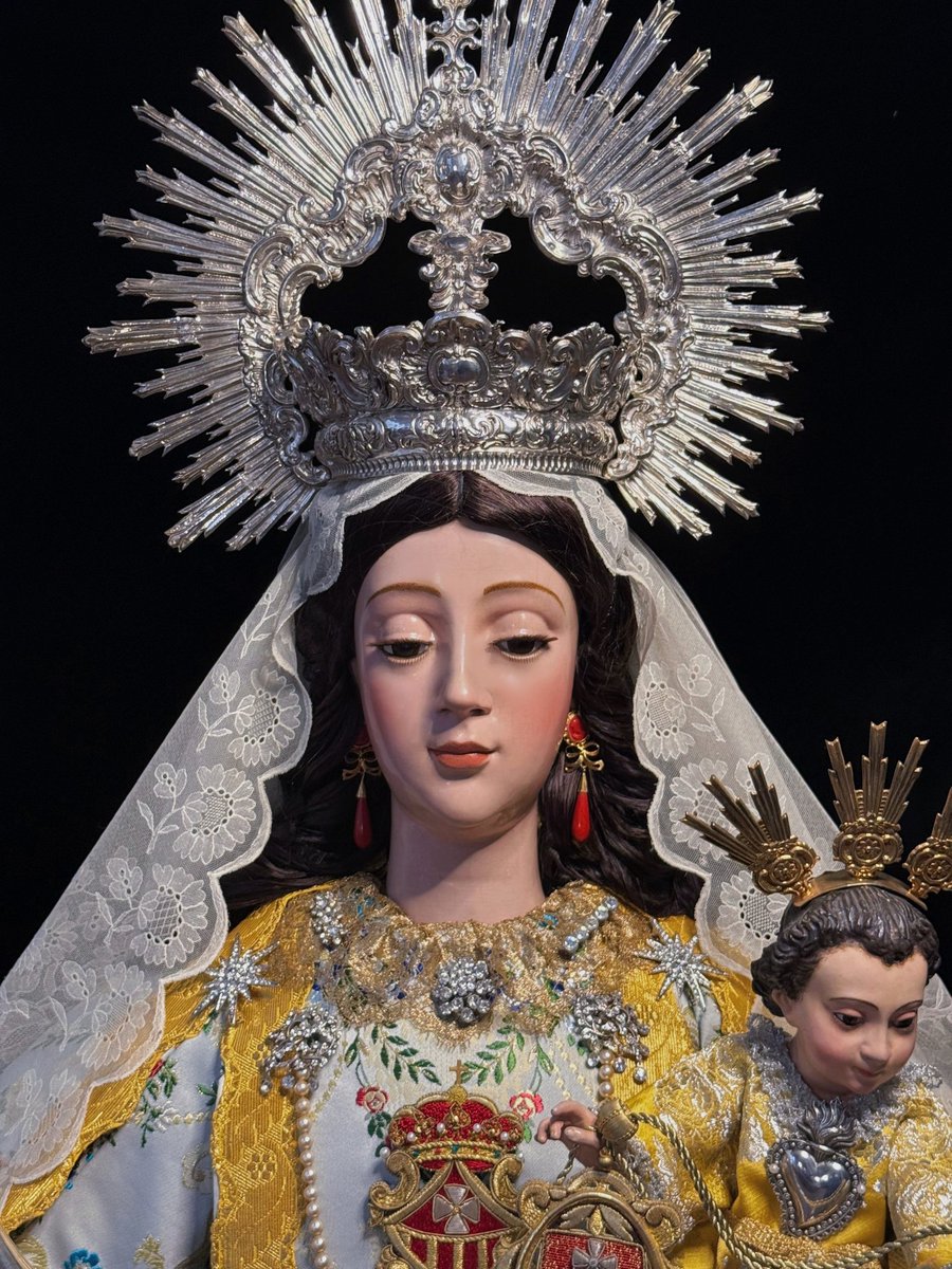 MAYORDOMÍA | 

La Virgen de la Merced se presenta ataviada para el tiempo litúrgico Pascual. 

Virgen de la Merced, 
Ruega por nosotros.