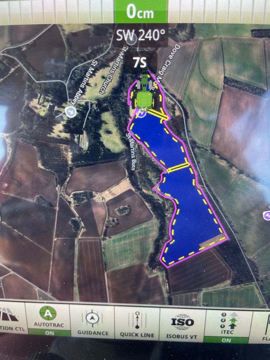 bravo10_4's tweet photo. Just the three different directions in this 70ac field but we are getting the planting into a corner now!
#fewmoredays https://t.co/HSsI5WQ8nE