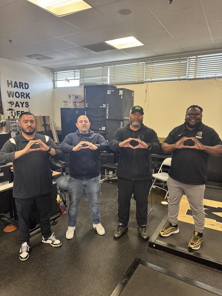 Coach Tucker (@coachtuck23) on Twitter photo Marquez Football Appreciate D Line coach <a href="/CoachTuioti92/">Tony Tuioti</a> for coming by <a href="/FootballMarquez/">Marquez Football</a> and recruiting our student athletes #orgonducksfootball
<a href="/oregonfootball/">Oregon Football</a>
<a href="/latsondheimer/">eric sondheimer</a> #theworkwillshow #hardworkpaysoff
#recruitingseason <a href="/tucker_bbq/">Marquez HS Boys Basketball</a> Marquez Football Appreciate D Line coach <a href="/CoachTuioti92/">Tony Tuioti</a> for coming by <a href="/FootballMarquez/">Marquez Football</a> and recruiting our student athletes #orgonducksfootball
<a href="/oregonfootball/">Oregon Football</a>
<a href="/latsondheimer/">eric sondheimer</a> #theworkwillshow #hardworkpaysoff
#recruitingseason <a href="/tucker_bbq/">Marquez HS Boys Basketball</a>