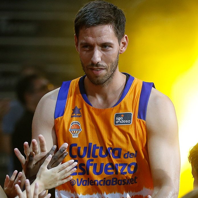 Valencia Basket Club (@valenciabasket) on Twitter photo 📝 ¡Toma nota!
🧡 El sábado te toca, <a href="/SamyV09/">Sam Van Rossom</a>
🍫 ¡Los horarios del #SamyDay!
⌚ 19:15h
📍 La pista 5️⃣ de <a href="/LAlqueriaVBC/">L'Alqueria del VBC</a> pasará a ser la pista Sam Van Rossom
🎫 Entrada libre
⌚ 22:30h aprox (tras el partido 🆚 <a href="/GranCanariaCB/">Dreamland Gran Canaria</a>)
🎽😍 Acto de retirada de camiseta
📰 Más detalles, 📝 ¡Toma nota!
🧡 El sábado te toca, <a href="/SamyV09/">Sam Van Rossom</a>
🍫 ¡Los horarios del #SamyDay!
⌚ 19:15h
📍 La pista 5️⃣ de <a href="/LAlqueriaVBC/">L'Alqueria del VBC</a> pasará a ser la pista Sam Van Rossom
🎫 Entrada libre
⌚ 22:30h aprox (tras el partido 🆚 <a href="/GranCanariaCB/">Dreamland Gran Canaria</a>)
🎽😍 Acto de retirada de camiseta
📰 Más detalles,