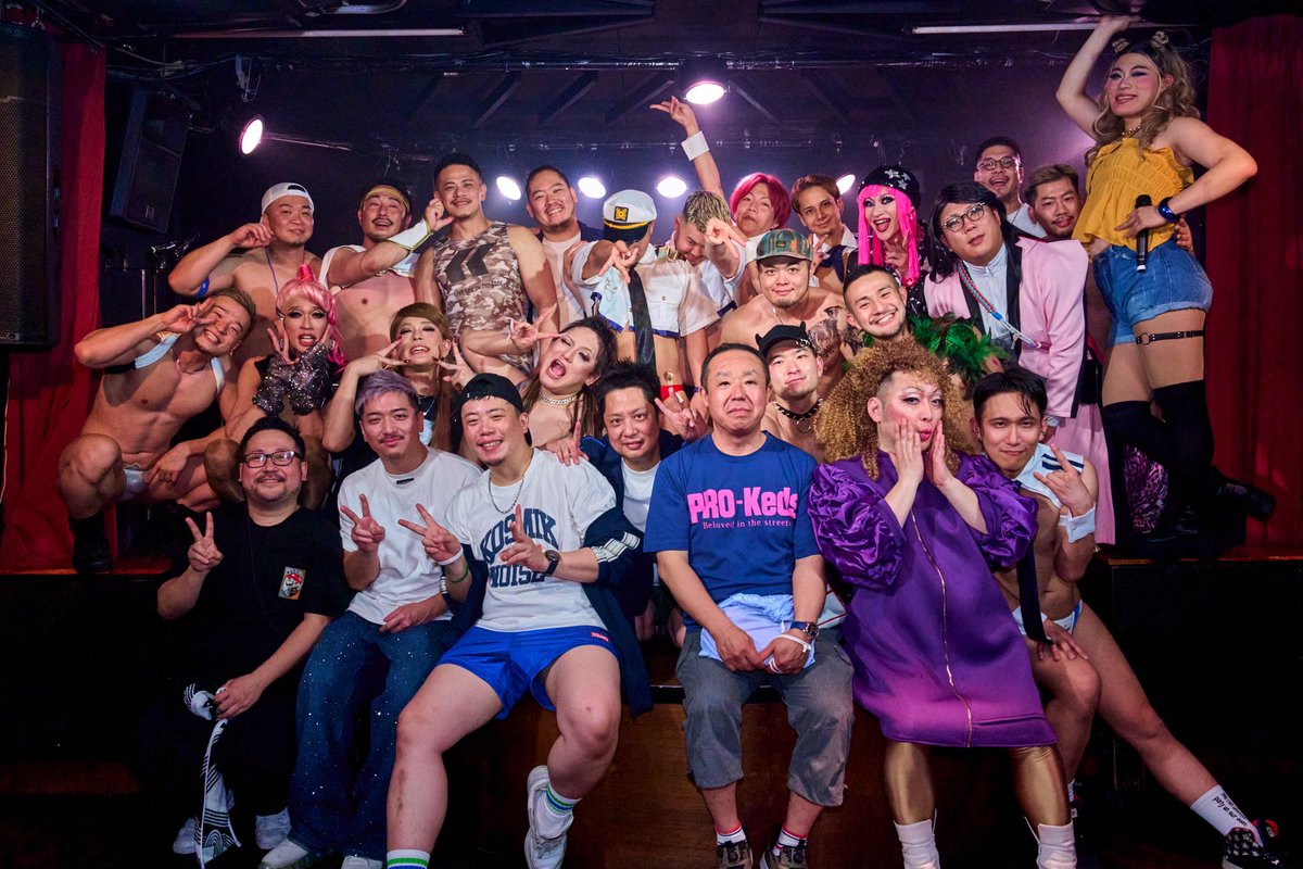 《御礼》
5月4日SURF-JPOP祭りにご来場頂き、誠に有難う御座いました！久々の開催でしたので、最後の最後まで大盛況でした！今回コラボして頂きましSPLASHさん、AQUXさんの物販、Lapisさんのブースは如何でしたでしょうか。
次回9月27日土曜日20周年となります。皆様のお越しお待ちしております！