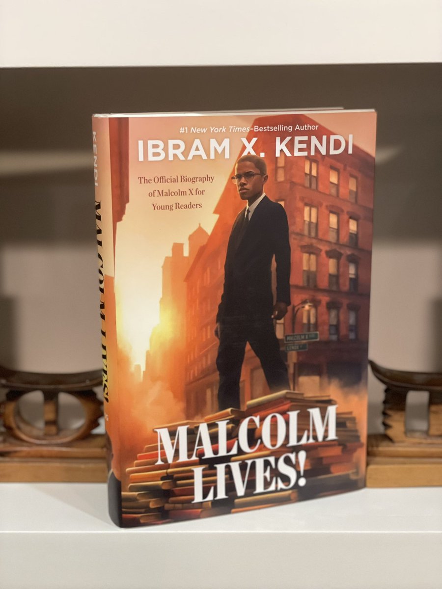 ibramxk's tweet image. The book is here! THE BOOK IS HERE! Malcolm Lives!
Feeling a mix of excitement, nervousness, and conviction. So excited to get Malcolm Lives before the eyes of young readers, of adult readers, of educators, of librarians, of readers of history and biography. So nervous as…