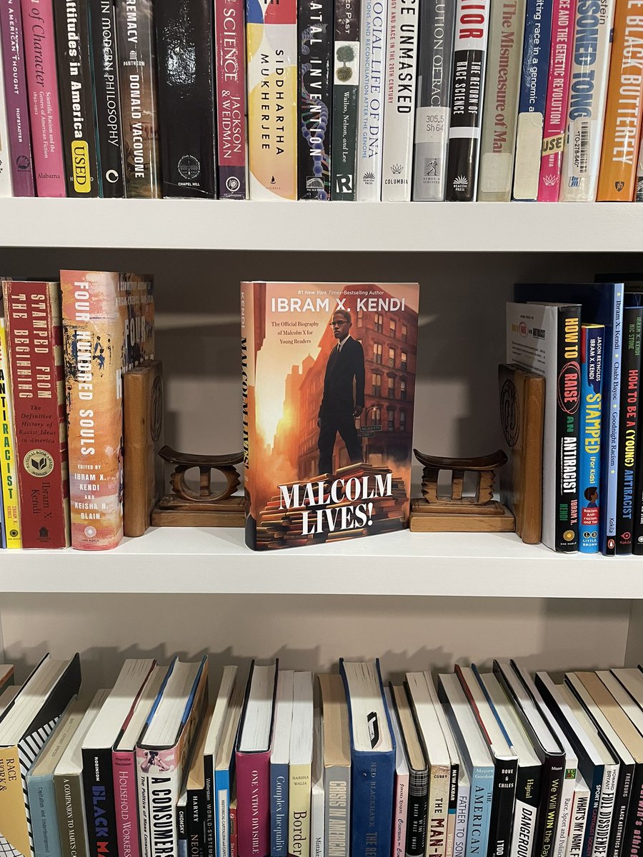 ibramxk's tweet image. The book is here! THE BOOK IS HERE! Malcolm Lives!
Feeling a mix of excitement, nervousness, and conviction. So excited to get Malcolm Lives before the eyes of young readers, of adult readers, of educators, of librarians, of readers of history and biography. So nervous as…