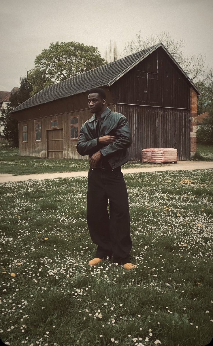 Saloneunfilter's tweet photo. Our MCM is the multitalented @Siiiidi_.
A musician, photographer, and model, tall, handsome, and talented.
Sidi recently released an inspiring music video titled “Die for You” just 6 months ago, and it’s a must watch.
1/2 https://t.co/nesqLvhuZk