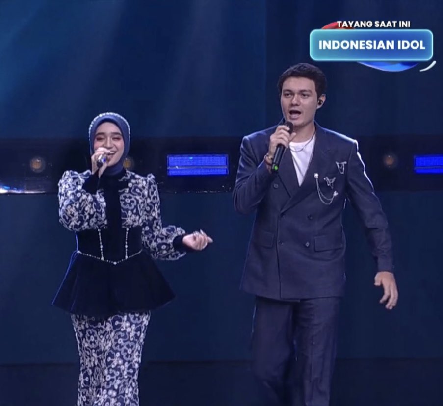 ddelphine_ tweet media