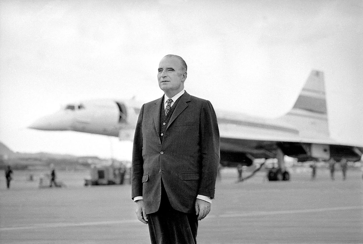 ✈️ Le Concorde, tout juste classé monument historique, reste un symbole d’audace technologique. En 1971, Pompidou devient le 1er chef d’État à voler supersonique — soutien décisif d’un pari industriel avant de miser sur Airbus.