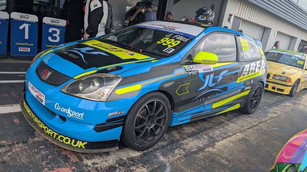 BRDCSilverstone's tweet image. There were good results for Members at @SilverstoneUK, with @Daniellloyd23 taking another @BritcarNews victory, ahead of @JamesKellett13 and @johnnymowlem, while Michael Lyons clinched a class win. In the BRSCC ClubSport Trophy @JoshFiles was third overall and a class winner!