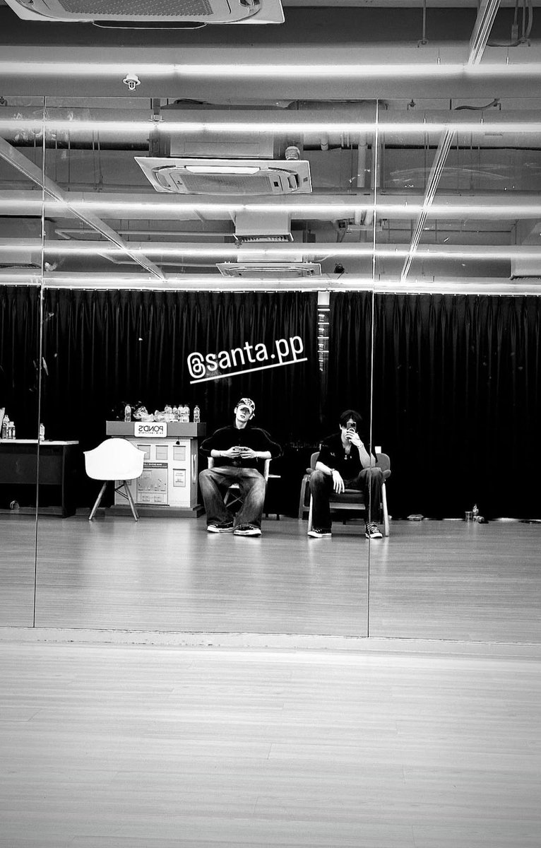 namrinps_'s tweet photo. พรุ่งนี้มีแรงทำงานแล้ว ได้เห็นหน้าทั้งสองคน🥹🥹🥹

#PerthSants #เพิร์ธแซนต้า https://t.co/bal0nuz5nH
