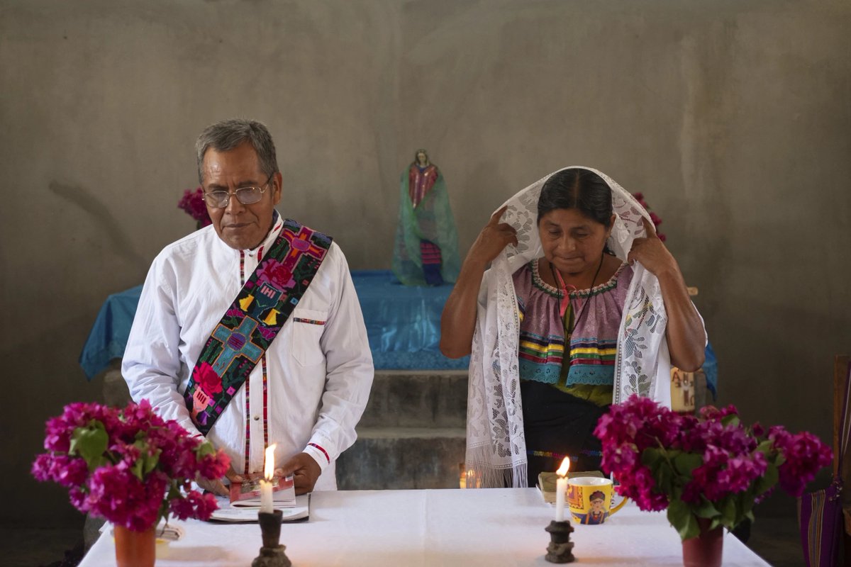 Francisco abrió la Iglesia a los pueblos originarios. ¿Seguirán sus puertas abiertas? Esto es lo que piensan en las montañas de Chiapas y otros lugares del mundo, con📸<a href="/IsabelMateos12/">Isabel Mateos</a> 🎥<a href="/FernandaPesce_/">Fernanda Pesce</a> apnews.com/article/papa-i…