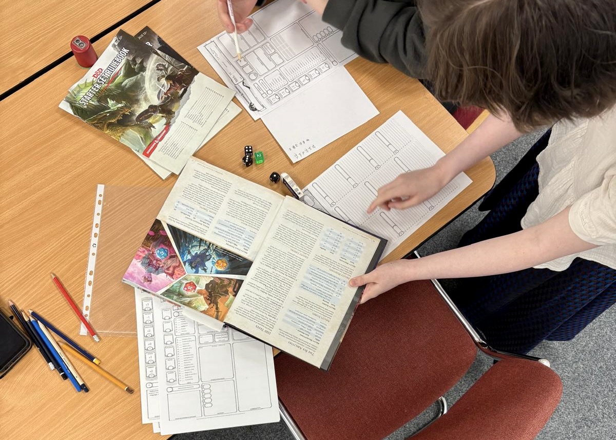 Working with vulnerable young people means finding ways to encourage socilalisation with peers &amp; engage them holistically, as we support them to achieve their goals. Two new groups we have are:

🎹Music Group (pic 1)
🐉Dungeons and Dragons Group (pic 2) 

bit.ly/3RKZlTw