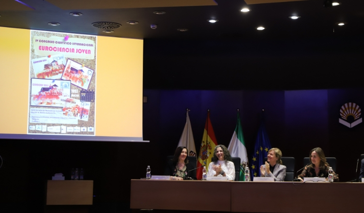 Loyola Investigación (@loyolaresearch) on Twitter photo ¿Cómo influyen los 'claims' de productos de alimentación🥣 infantil en los progenitores? Sobre ello han investigado🔍 los estudiantes del #IESFidiana para el <a href="/fidiciencia2/">Fidiciencia3.0</a>, de la mano de personal investigador de @LoyolaAND
uloyola.es/blog/doctorado… ¿Cómo influyen los 'claims' de productos de alimentación🥣 infantil en los progenitores? Sobre ello han investigado🔍 los estudiantes del #IESFidiana para el <a href="/fidiciencia2/">Fidiciencia3.0</a>, de la mano de personal investigador de @LoyolaAND
uloyola.es/blog/doctorado…