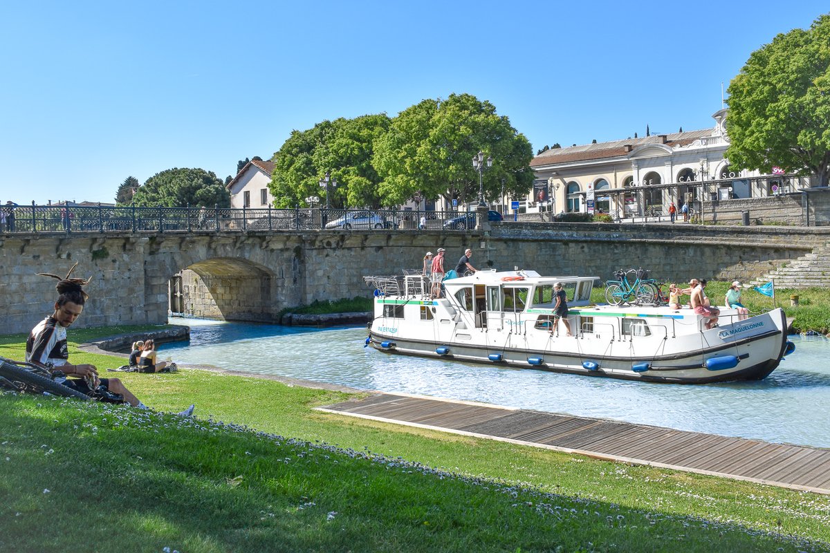 ⚓️ Nouveauté au port du #CanalduMidi à #Carcassonne : l'Office de Tourisme vous accueille désormais dans la capitainerie !
Passez voir l'incroyable péniche graffée Europ’Odyssée et vivez l’ambiance unique du canal 💙

👉tourisme-carcassonne.fr/decouvrir/le-c…