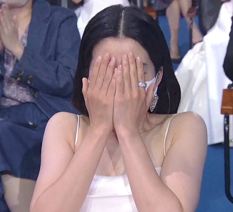 yuljedoc's tweet photo. #KimTaeRi 
#BaeksangArtsAwards2025
#Baeksang2025
#BaeksangArtAwards2025
2022                            2025 https://t.co/j5mHpO6Eeq