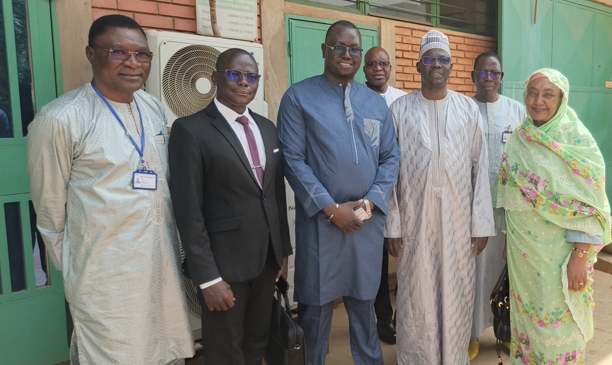 InnoFaso's tweet image. Petite escale à InnoFaso de Mme @IssaMahadie, Conseillère du Premier Ministre du Tchad en visite vendredi dernier à l'institut du @Institut_2iE  

#PremierMinistèreTchad

#2ie