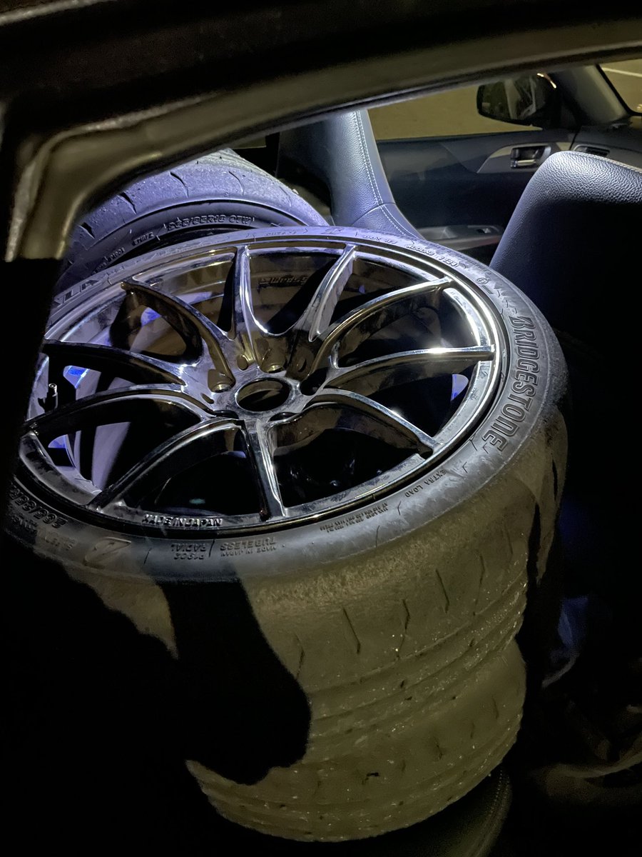 ひょんなことから、71RSをホイールセットで譲っていただきたいました🙌
サーキット行けるように車仕上げていきます👊
ありがとうございます🙇
<a href="/masshi_SUBARU/">まっしゅ@VAB</a>
