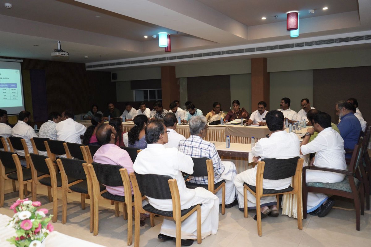 Addressed the BJP Pathanamthitta district leadership meeting today.

ബിജെപി പത്തനംതിട്ട ജില്ലാ നേതൃയോഗത്തെ അഭിസംബോധന ചെയ്തു സംസാരിച്ചു.