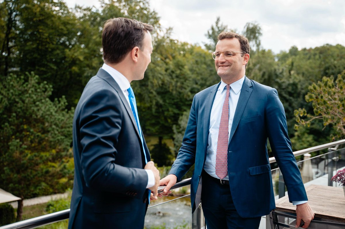 Herzlichen Glückwunsch zu Deiner Wahl zum Fraktionsvorsitzenden der <a href="/cducsubt/">CDU·CSU</a>, lieber <a href="/jensspahn/">Jens Spahn</a>! Auf geht's! 🚀