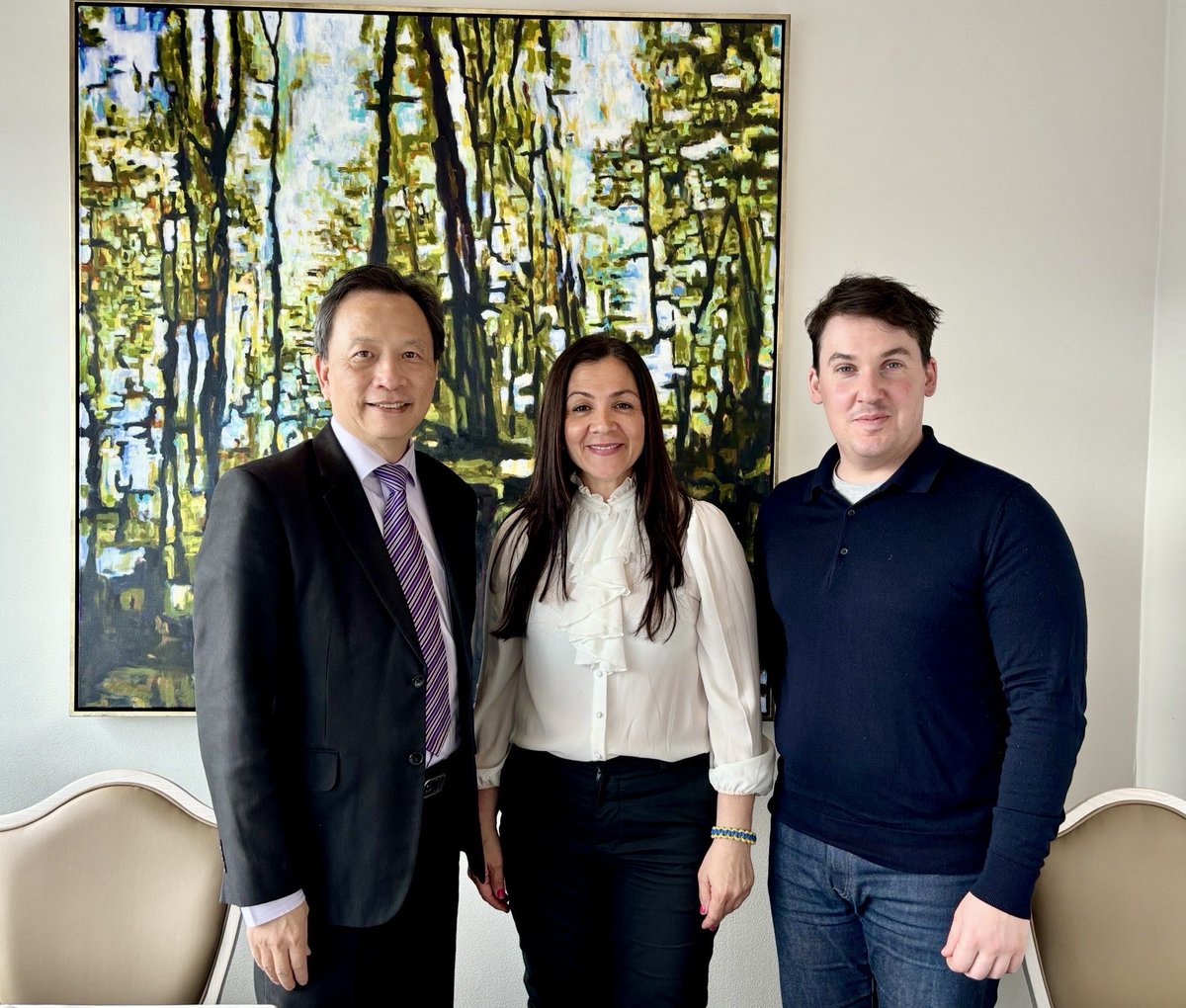 On May 2, Ambassador Gu met with Mr. Joar Forssell and Ms. Gulan Avci, members of Swedish Parliament. Ambassador had fruitful discussions with them regarding Taiwan-Sweden Relations and international politics.