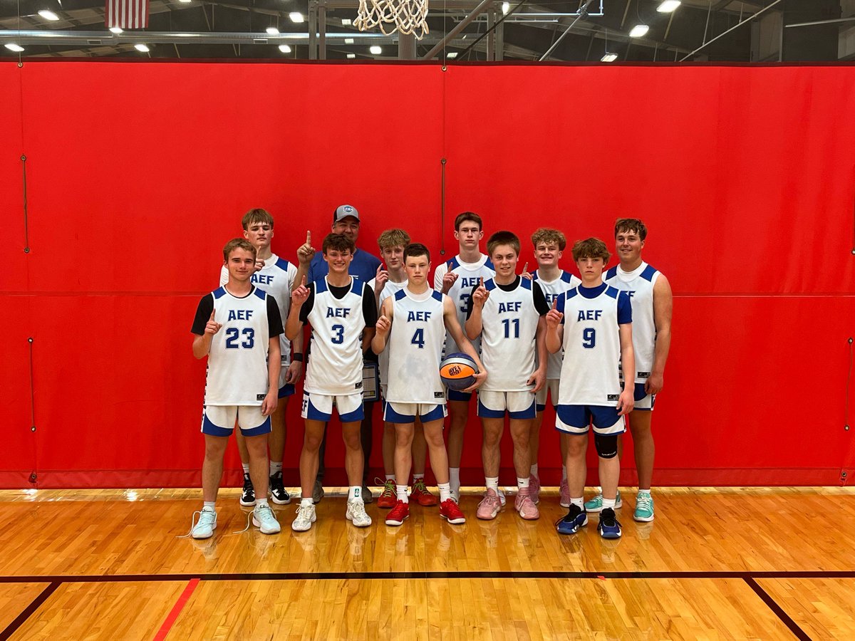 AEF_Academy's tweet photo. It was another great weekend for hoops down in Lincoln! Each team is growing every single week! Thanks @Supreme_Bball for hosting!
Special shoutout to our 16U Silver and our 7th Blue teams who won their divisions in the tournament!
#AttitudeEffortFocus
#ItsHowWePlay https://t.co/Wz9kim7C5S