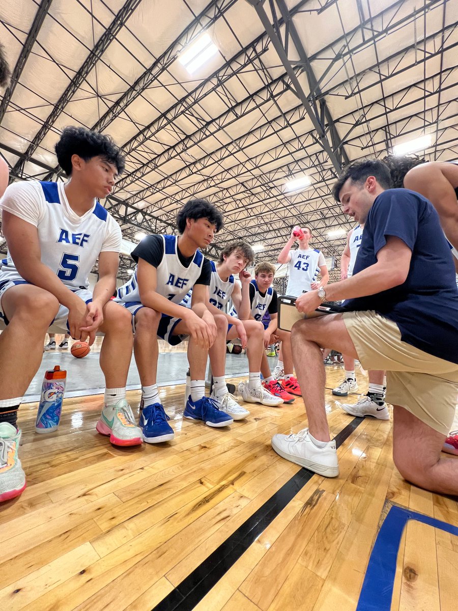 AEF_Academy's tweet photo. It was another great weekend for hoops down in Lincoln! Each team is growing every single week! Thanks @Supreme_Bball for hosting!
Special shoutout to our 16U Silver and our 7th Blue teams who won their divisions in the tournament!
#AttitudeEffortFocus
#ItsHowWePlay https://t.co/Wz9kim7C5S