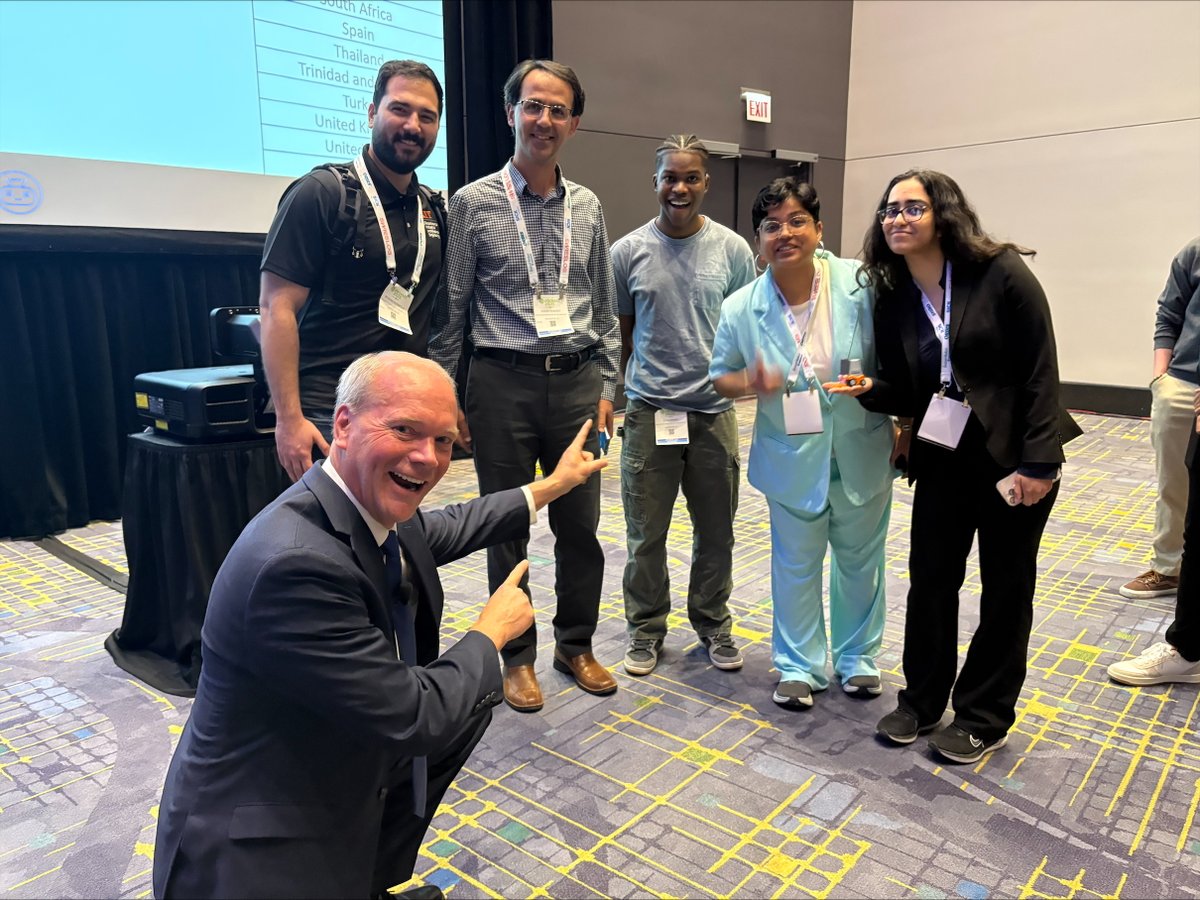 brettwoodceo's tweet photo. Recently at ProMat, I was asked to return as a keynote speaker for Student Day! I took this opportunity to give my top 10 career advice presentation to 400 students who hold interest in a potential career within material handling and supply chain. #ProMat #MHI #StudentDay https://t.co/8Epjer2DZi