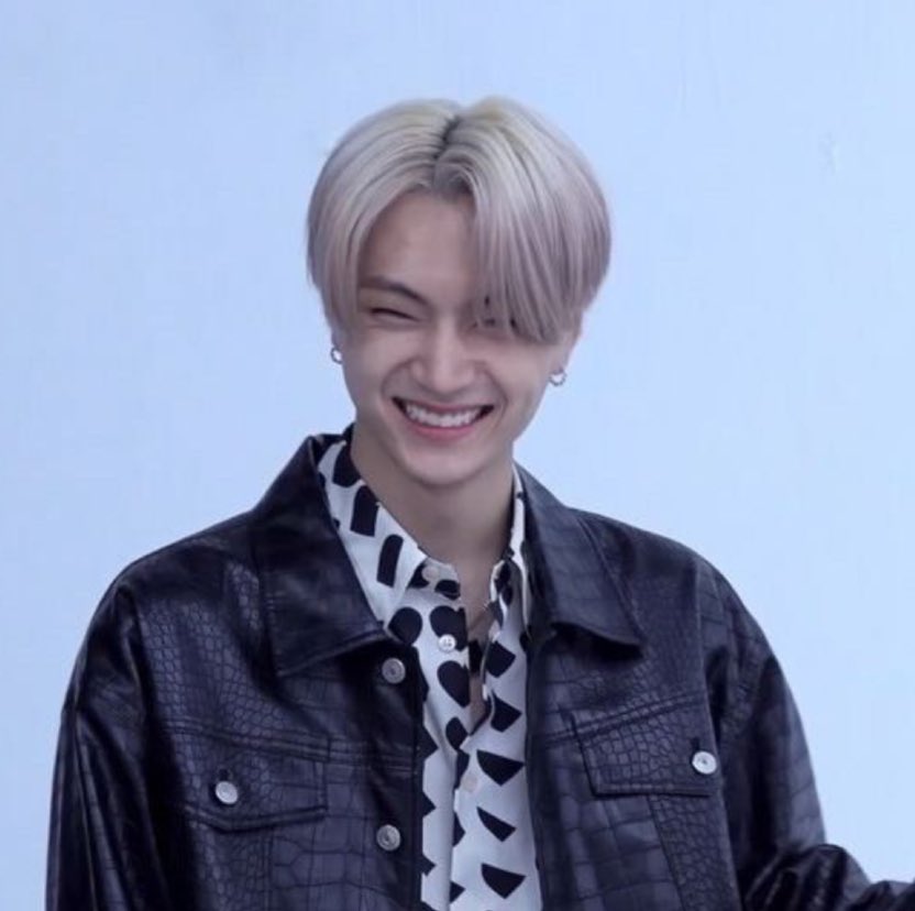 proudpjs's tweet photo. A smile could heal the world https://t.co/vFRGm2xEc6