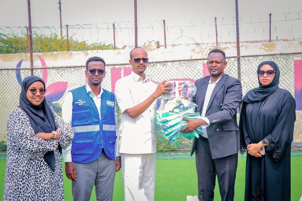 Hon.Yusuf Nuh (Tadhase) Deputy Minister of MoYS, today inaugurated girls’ sports playgrounds and handed over complete sports kits implemented by Ubax &amp; supported by PLAN &amp; the EU during a visit to schools in Hargeisa He was accompanied by the MOE State Minister Mohamed Faacul.