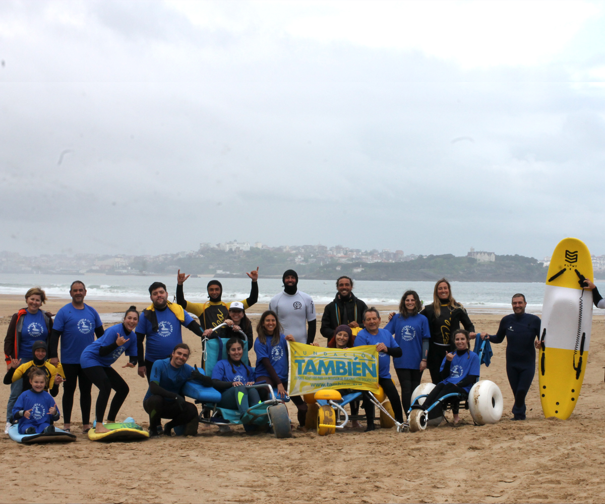 Fund_Tambien's tweet photo. Parasurf en Somo, Cantabria! 🌊💪 El equipo femenino de Parasurf Fundación También-Almar Consulting y 5 beneficiarios con discapacidad disfrutaron de 3 días de olas y empoderamiento. ¡También puedes unirte! Escríbenos a coordinacion@tambien.org. #Parasurf #Cantabria https://t.co/xoVVhpjnIJ