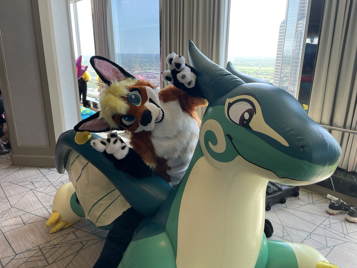PuffyPawsToys's tweet image. Today is the last day to pre-order a zenith. Get yours while you can! forms.gle/9WCVkiTZ3m7U43…