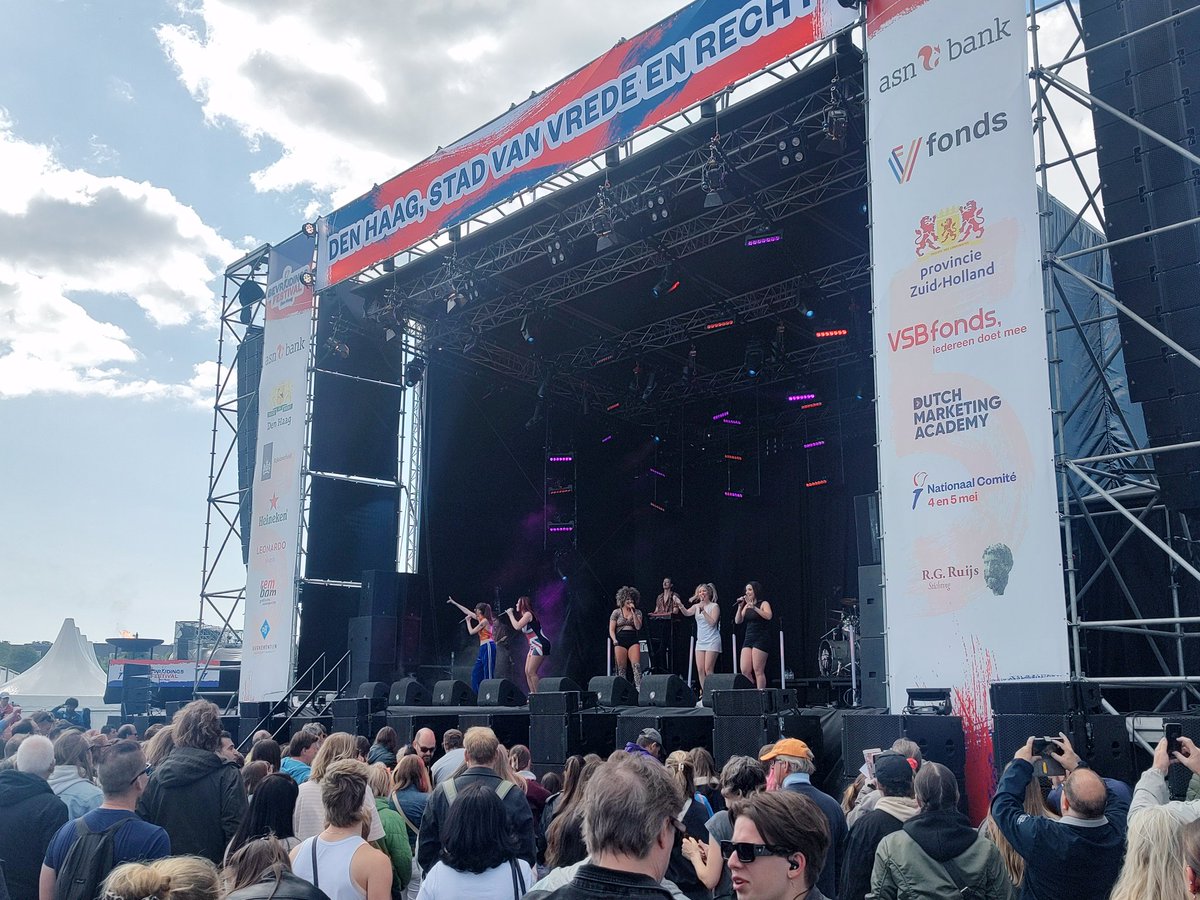 Iedereen in de 40 was weer eventjes kind tijdens Totally Spice

#Bevrijdingsdag #bevrijdingsfestival #bevrijdingsfestivaldenhaag