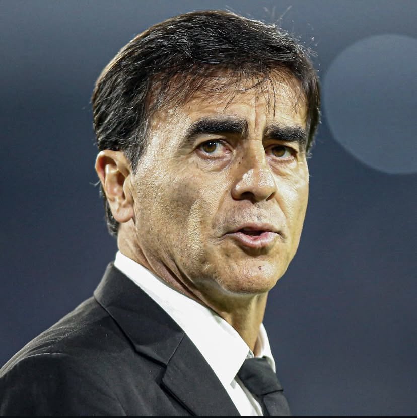 #Talleres | El apuntado👤

👉Según contó <a href="/JavierG_Flores/">Javier Flores</a>, el principal candidato a ser el nuevo DT es 𝙂𝙪𝙨𝙩𝙖𝙫𝙤 𝙌𝙪𝙞𝙣𝙩𝙚𝙧𝙤𝙨.

❌Milito está completamente descartado y lo del Kily fue real, pero no avanzó.

¿Les gustaría que llegue?🤔
