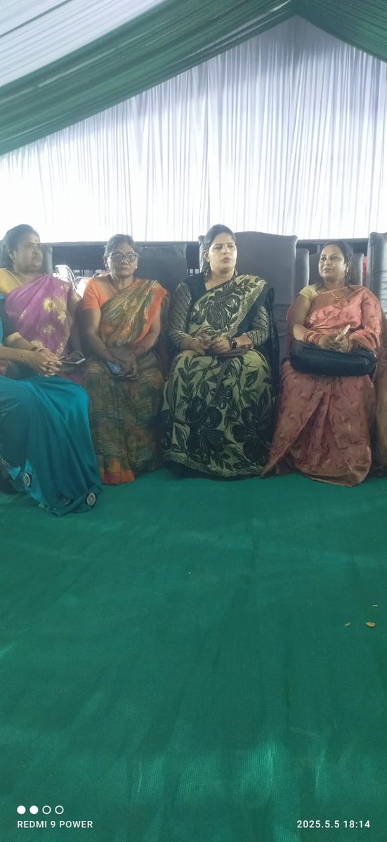 JharkhandPMC's tweet photo. संविधान बचाओ रैली" लिए कांग्रेस राष्ट्रीय अध्यक्ष श्री मल्लिकार्जुन खड़गे जी और राष्ट्रीय महासचिव संगठन श्री @kcvenugopalmp , @LambaAlka जी का झारखंड आगमन 6 मई, 2025 को हो रहा है। जिसे लेकर @gunjanS9434 जी कार्यक्रम स्थल पहुंच कर पंडाल निर्माण कार्यक्रम निरीक्षण करते हुए। https://t.co/dSLpk9DYUN