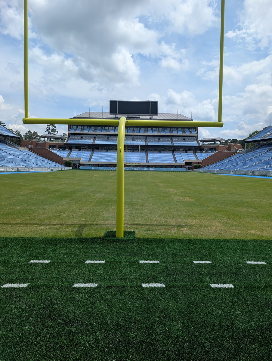 Had a great visit at UNC can't wait to get back ⚪🔵<a href="/JoeAnile/">Joe Anile</a> <a href="/UNCFootball/">Carolina Football</a> <a href="/JohnGarcia_Jr/">John Garcia, Jr.</a> <a href="/Belichick_B/">Bill Belichick</a> #GoHills #Tarheels