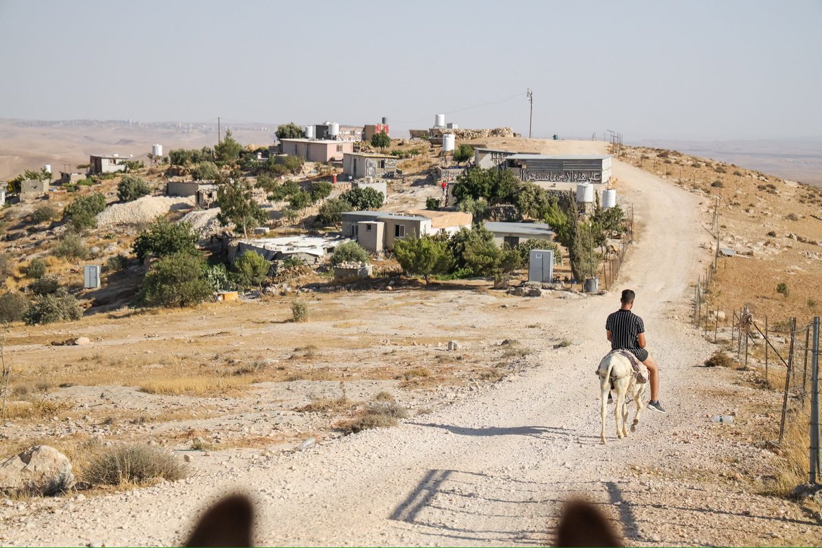 MohammadHureini's tweet image. I used to ride my donkey to visit neighbors in Khallet al-Dabaa. Today, there’s nothing left, 🇮🇱 forces demolished the village. No homes. No neighbors !
Ethnic cleansing and displacement aren’t new. They’ve gone on for decades, while the world stays silent .
#MasaferYatta