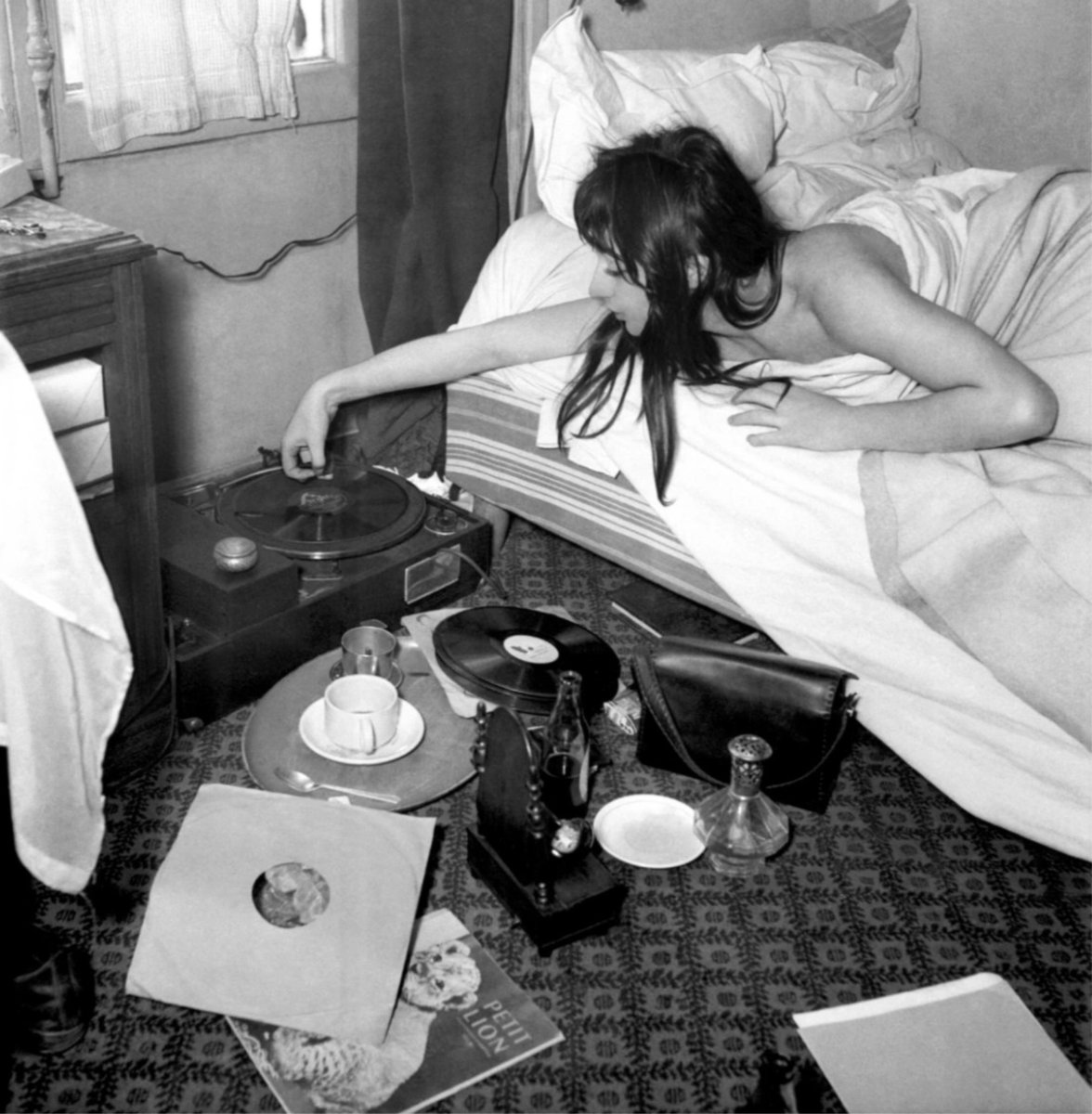 Juliette Gréco à L'Hôtel de la Louisiane, Paris 1950