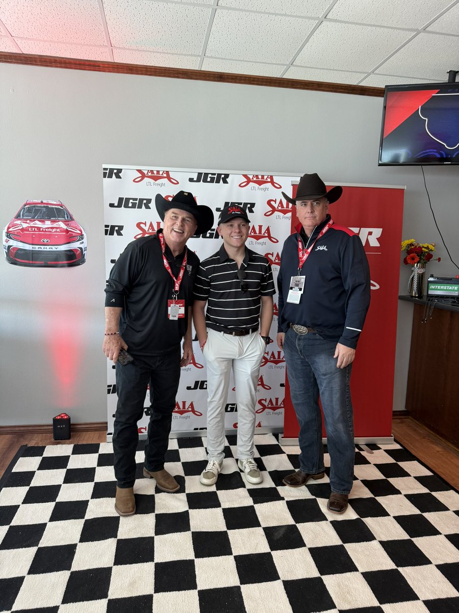 tvollor's tweet photo. Great day at the Texas Motor Speedway!! Awesome Partners and Great Customers! #SaiaStrong #JGR #Hailstate https://t.co/fvHVVFH9ql