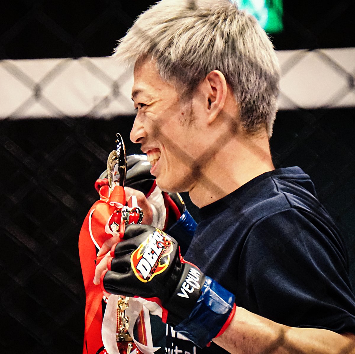 Info_Frentopia's tweet photo. 福田龍彌vs牛久絢太郎、奥山貴大vs直樹を目当てにDEEP行ってきました。
応援してた奥山が負けたのは残念でしたが、今日は直樹の日でしたね。

そして福田龍彌カッコよすぎ、高橋遼伍もよかった。
RIZIN以外で初めてMMAのイベントに行きましたがめちゃくちゃ楽しかったです。 
#DEEP125IMPACT #DEEP125 https://t.co/9Lpit6wpCg