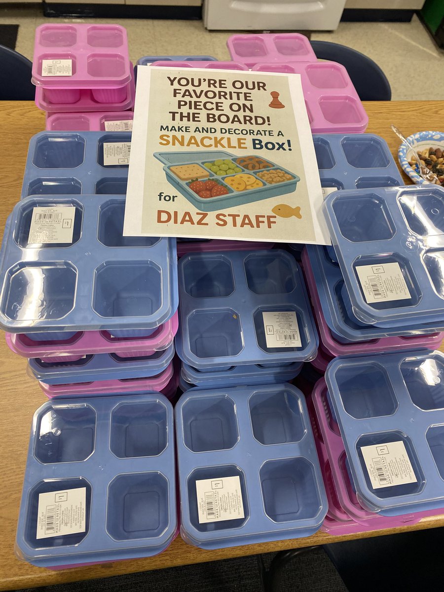 tikaee's tweet photo. Our staff ❤️s their new #snacklebox! #TeacherAppreciationWeek @ClarkCountySch https://t.co/uHmrGyLxmt
