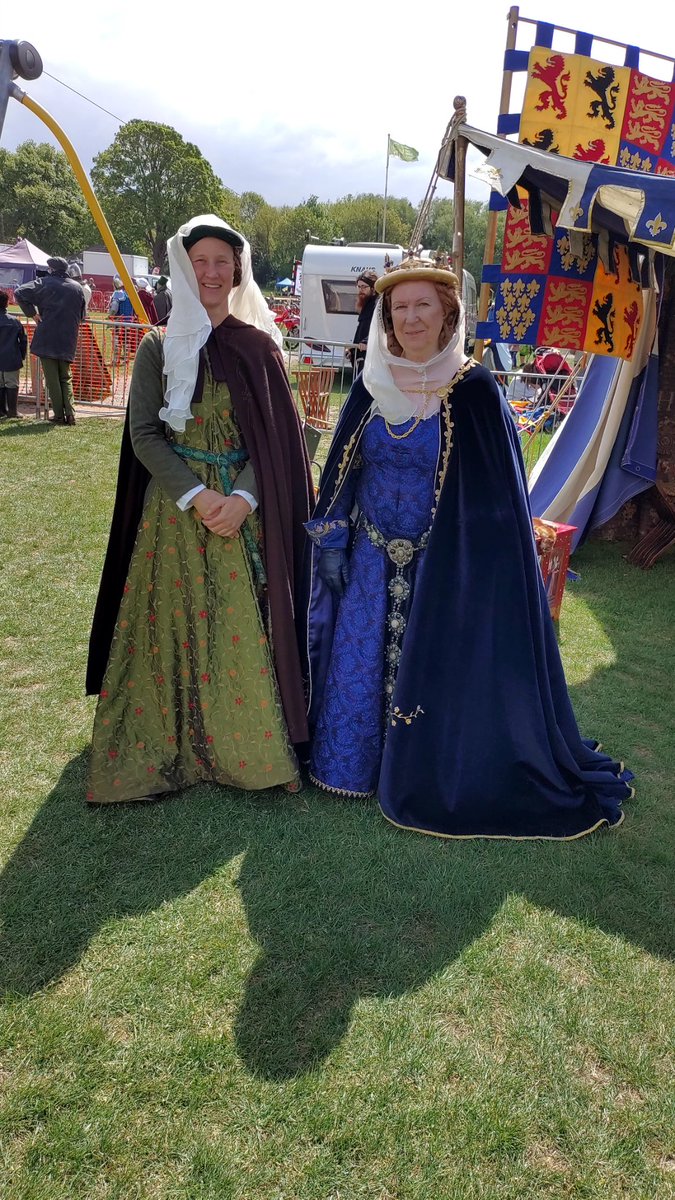 TradeMemorial's tweet image. Not really the historical era of the @TradeMemorial group but it was an honour to meet Queen Philippa of Hainault 👑👸 the wife of Edward III at the May Day Fayre organised by Leighton Linslade Rotary @LeightonSanta today. Thanks @themcs1346 ⚔️✨ #historymatters