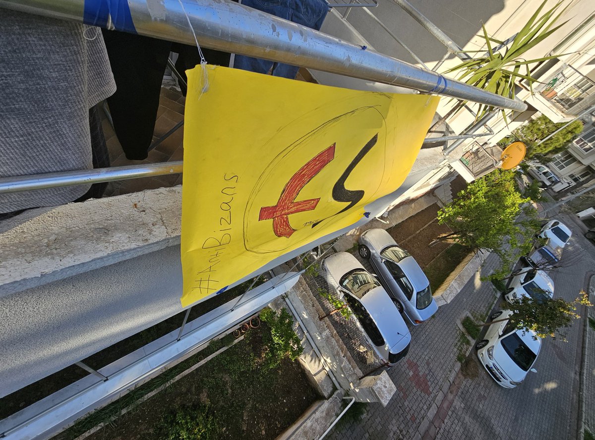 14 yaşında bir gencin el yapımı görselle şampiyonluk kutlaması . Yer : Muğla 
#Eskişehirspor ve #Eskişehir" e selamlar , Muğla'da bu sevinci yaşattınız var olsun <a href="/Eskisehirspor/">Eskişehirspor</a>