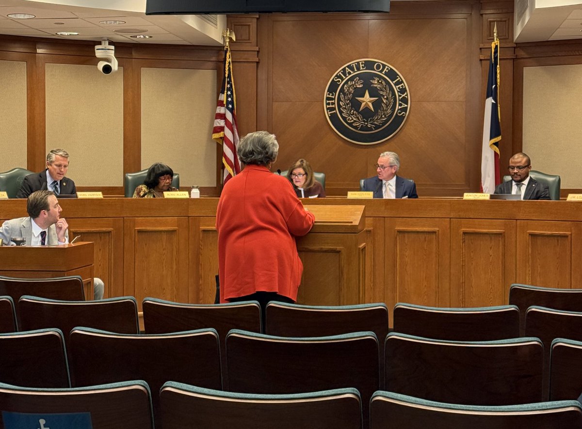 Gotta love how #TxLege Dean <a href="/Senfronia4Texas/">Senfronia Thompson</a> Miss T (D), upon laying out her bills, suggests that the committee could always vote the bill out immediately, rather than leaving it pending. In today’s case before <a href="/SamHarless126/">Sam Harless State Rep District 126</a>’s Corrections Committee, it was SB958 by her and