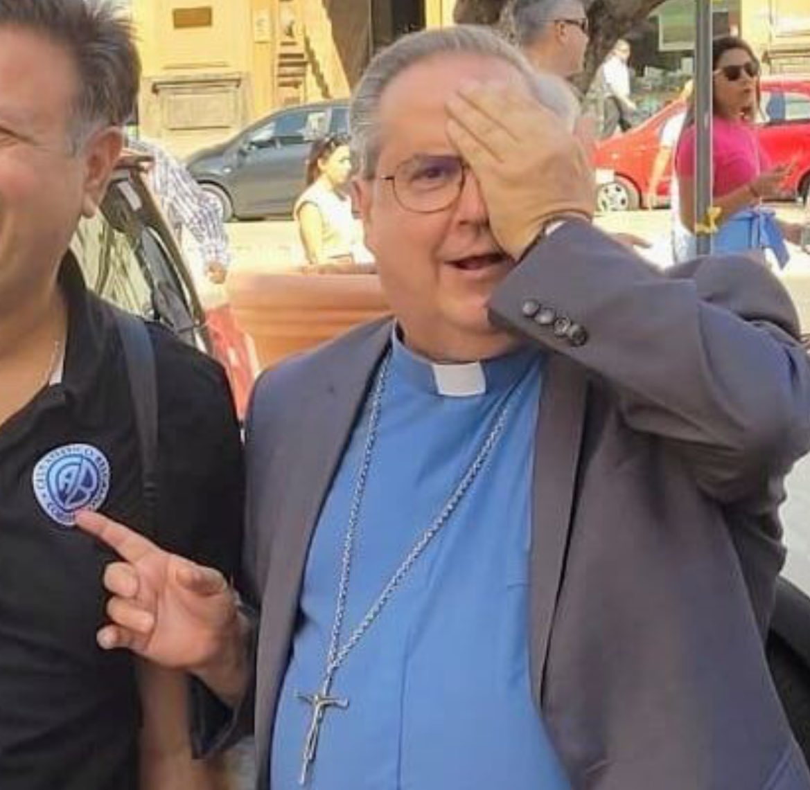 Entre los elegibles como Papa que participan del Cónclave está el Arzobispo de Córdoba, el jesuita Angel Rossi, hincha y socio honorario de Belgrano. ¿Se imaginan, piratas?