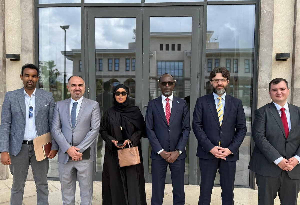 MoCI Somalia (@mocisom) on Twitter photo Hon.Mohamoud Adan Geesood met with Turkish Ambassador Alper Aktaş to enhance trade relations. They explored investment opportunities, business interactions, and establishing a trade forum to boost cooperation and improve the balance of trade between Somalia and Turkey
<a href="/HonGeesood/">Hon Mohamoud Adan Geesood</a> Hon.Mohamoud Adan Geesood met with Turkish Ambassador Alper Aktaş to enhance trade relations. They explored investment opportunities, business interactions, and establishing a trade forum to boost cooperation and improve the balance of trade between Somalia and Turkey
<a href="/HonGeesood/">Hon Mohamoud Adan Geesood</a>